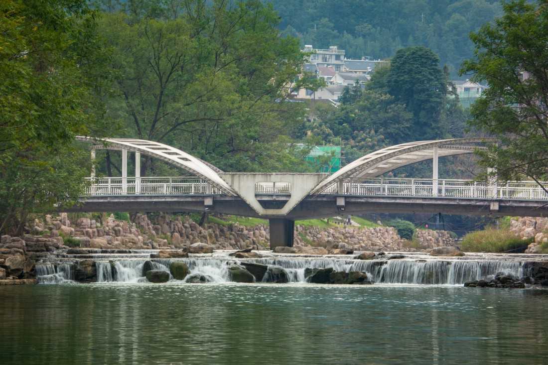 楊家河南側(cè)橋